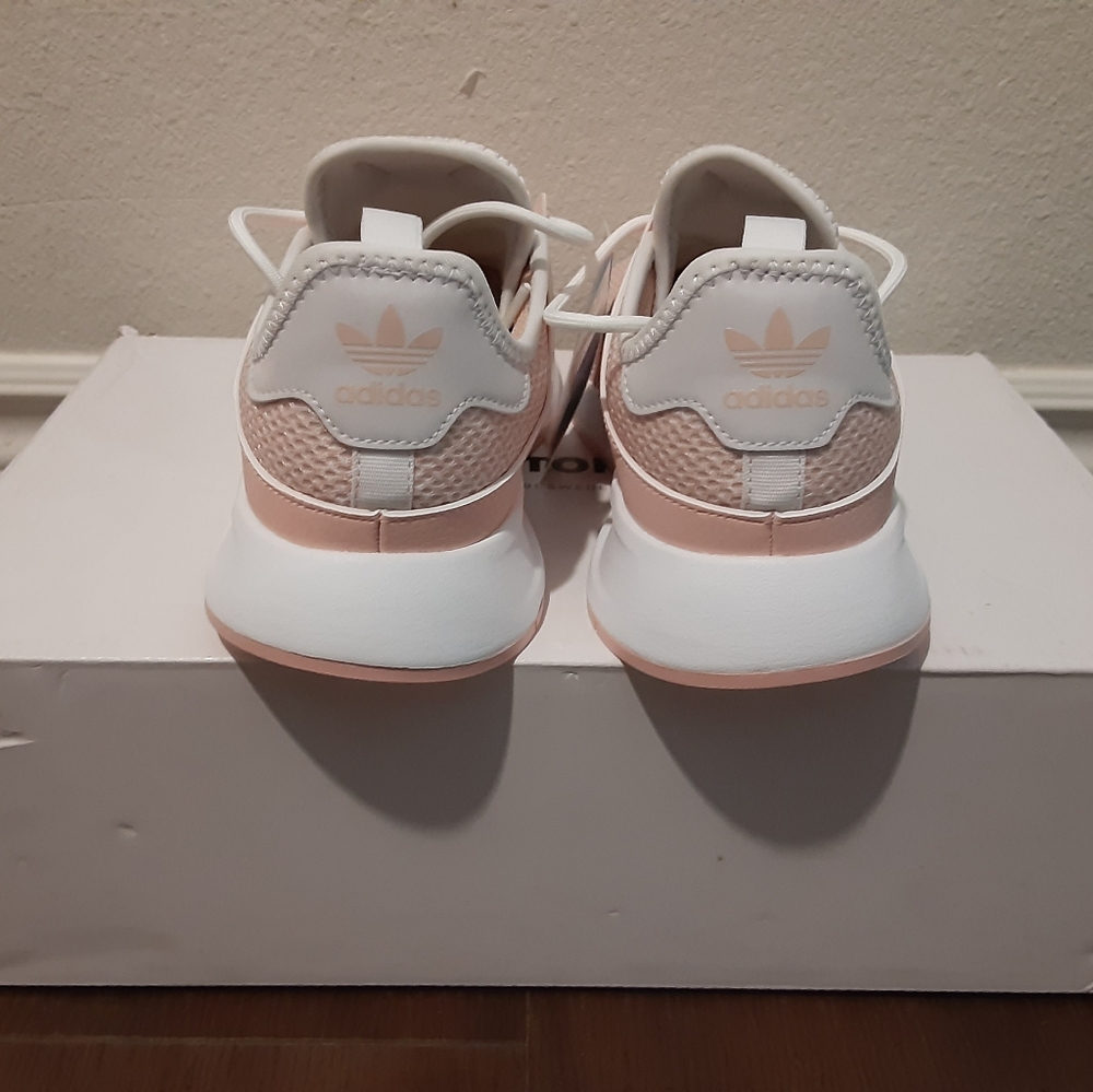 Adidas - Picture 3 of 4